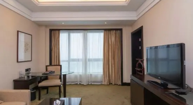 Люкс Superior Rich Plaza Hotel