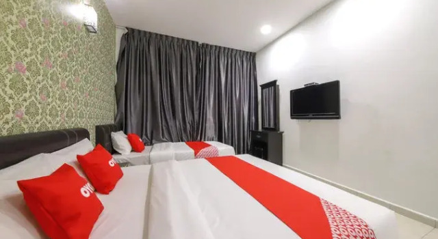 Люкс OYO 89497 Dream Nur Hotel