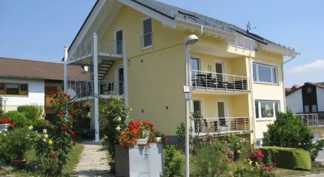 Апартаменты Elevated Apartment in Bad Wildungen With Garden