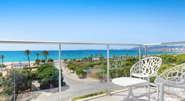 Двухместный номер с видом на море Hotel Sant Jordi