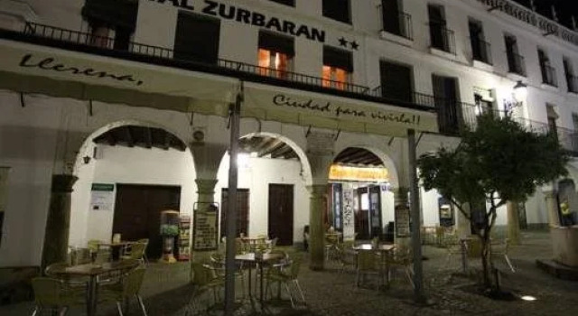 Hostal Zurbaran, Забронировать Отель Льерена Badajoz Province, рядом с Исторический музей Льерены