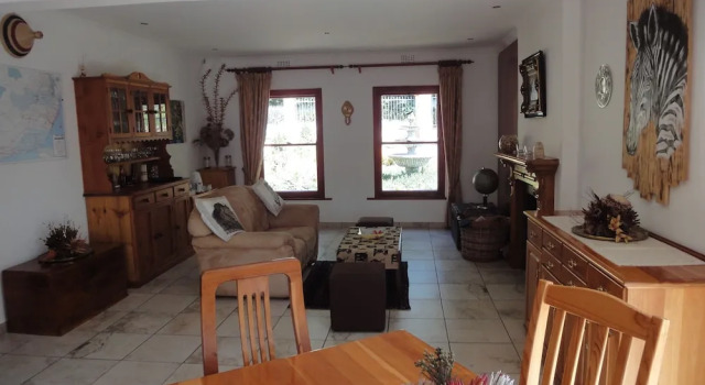 Haus Perlenblick, Забронировать Отель Отели Парл с бассейном, рядом с Paarl Railway Station, Бассейн