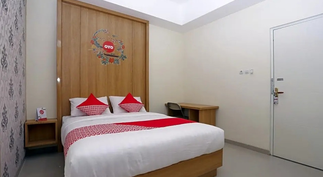 Люкс Deluxe Garuda Guesthouse Yogyakarta RedPartner
