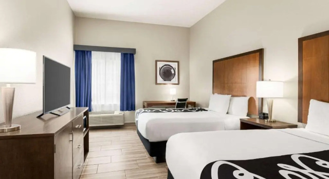 Четырёхместный номер Standard La Quinta by Wyndham Brownsville North