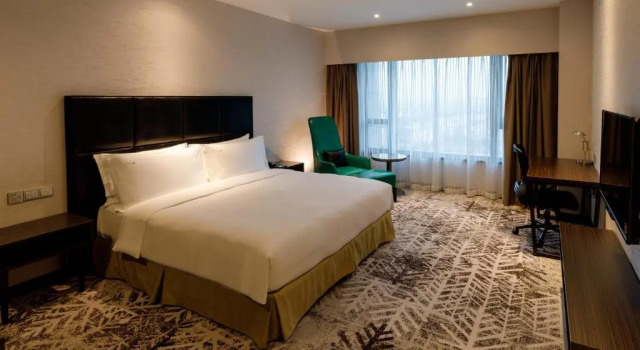 Двухместный номер Standard с видом на озеро Crowne Plaza Shanghai Jinshan by IHG