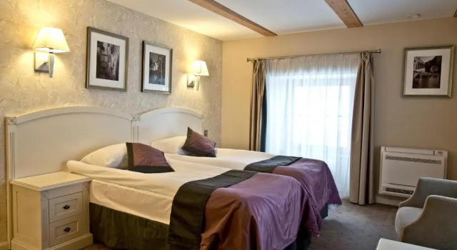 Zamek Topacz, Buchen Sie Hotel Kobierzyce Niederschlesien