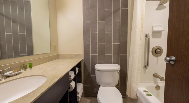 Четырёхместный номер Standard RIT Inn & Conference Center