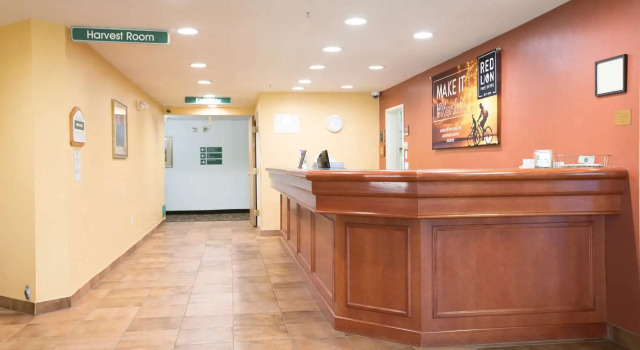 Red Lion Inn & Suites McMinnville, Đặt Khách sạn McMinnville Willamette Valley