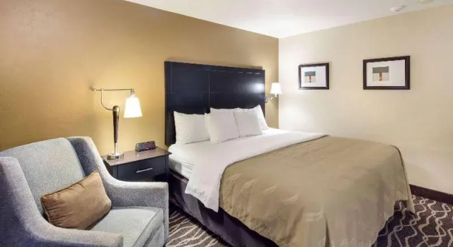 Люкс Quality Inn Moses Lake