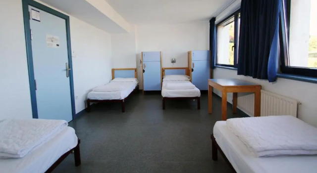 Кровать в общем номере Bilbao Hostel