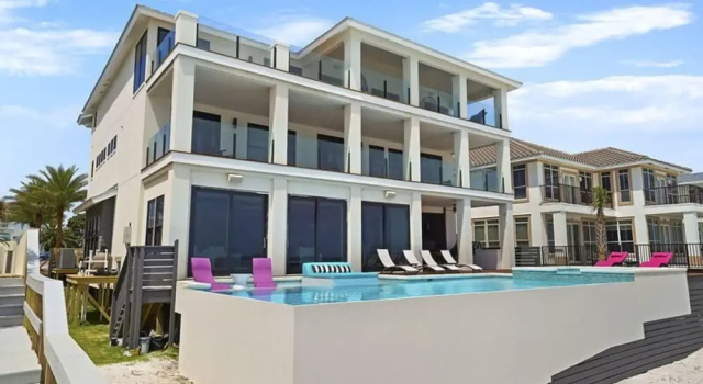 Big House By The Sea by Five Star Properties, Rezerwuj Hotel Hotele w Emerald Coast z parkingiem, Parking