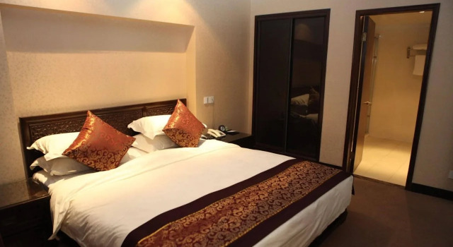 Huguang Hotel