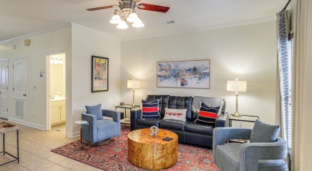 Walk to Ole Miss! Hilltop Oxford Home w/ Patio, Забронировать Дом для отпуска Оксфорд Миссисипи, рядом с Vaught-Hemingway Stadium