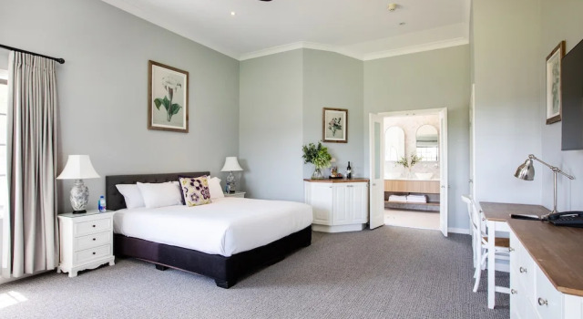 Номер Executive с балконом Camden Valley Inn