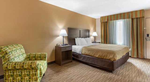 Двухместный номер Standard Quality Inn & Suites Hanes Mall