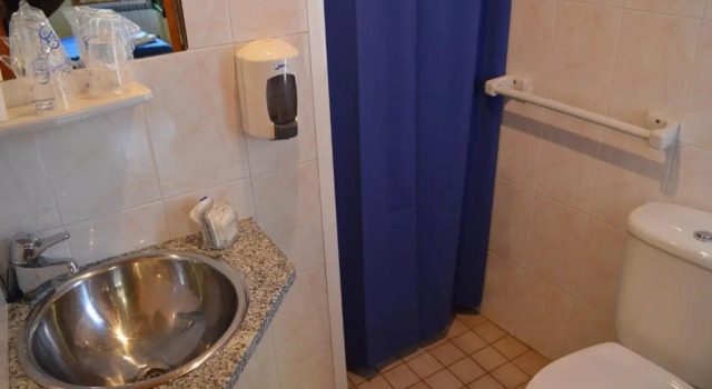 Четырёхместный номер Standard Hostal Pas De La Pera