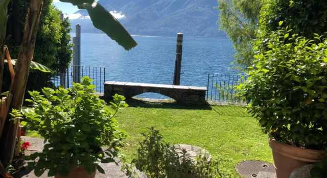 Двухместный номер Standard с балконом и с видом на озеро Art Hotel Ristorante Posta Al Lago