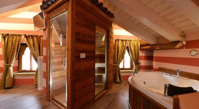 Vecchio Mulino Guest House, Забронировать Гостевой дом Гостевые дома Аосты, рядом с Гондольный подъёмник Аоста-Ле Флёр (нижняя станция), Гостевой дом