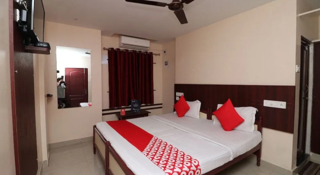 OYO 16553 Flagship Bhubaneshwar Railway Station, Prenota Hotel Hotel a Orissa con parcheggio, Parcheggio