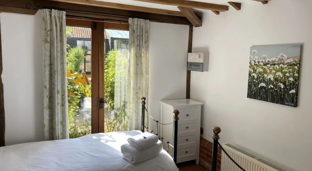 Brundish, Suffolk Barn, 2 Bed Idyllic 6 Acres, Buchen Sie Hotel Adastral Park England