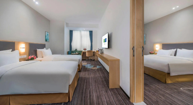 Люкс Holiday Inn Express - Yantai YEDA by IHG