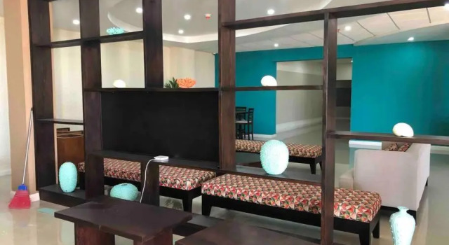 BEAUTifully 1 BEDROOM IN PORTMORE aaa, Prenota Hotel Hotel a Portmore con piscina, Piscina