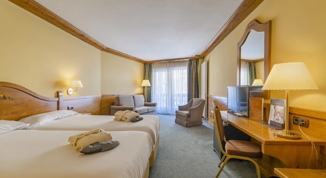 Трёхместный полулюкс Sport Hotel Village