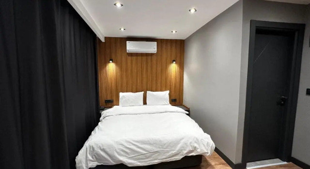 O podwyższonym standardzie dwuosobowy pokój Bademi Hotel