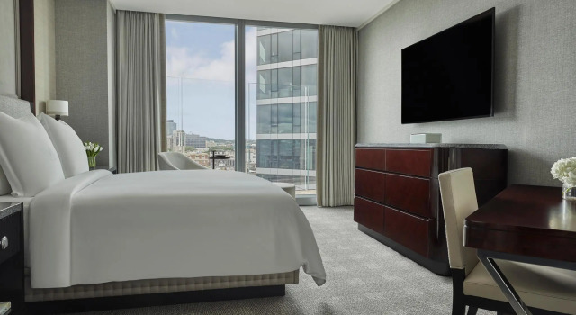 Двухместный люкс Cambridge Four Seasons Hotel One Dalton Street, Boston