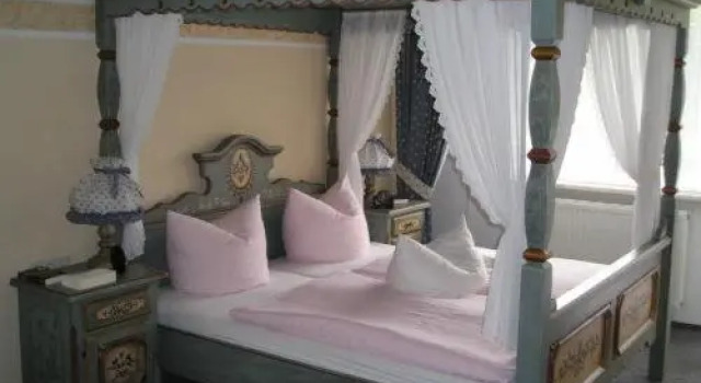 Hotel Am Schlossberg, Book Hotel Ranis-Ziegenrück Thuringia