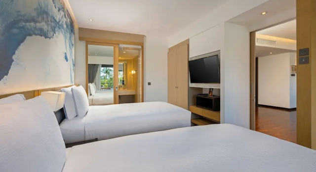 Семейный люкс с 2 комнатами с балконом DoubleTree by Hilton Phuket Banthai Resort