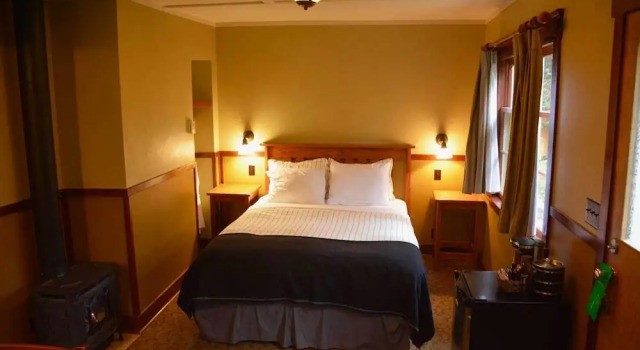 Двухместная студия Johnston Canyon Lodge & Bungalows