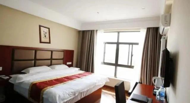 Двухместный люкс Deluxe GreenTree Inn Jiangsu Huai An Hexia Acient Town Zhou Enlai Memorial Hall Express Hotel