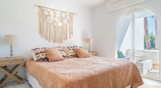 Sanders Beach - Stunning Villa Near Puerto Banus, Забронировать Вилла Отели Марбелья 3 звезды, рядом с Художественный музей Ralli, 3*