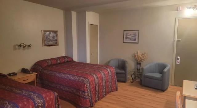 Четырёхместный номер Standard Hotel Motel Du Havre