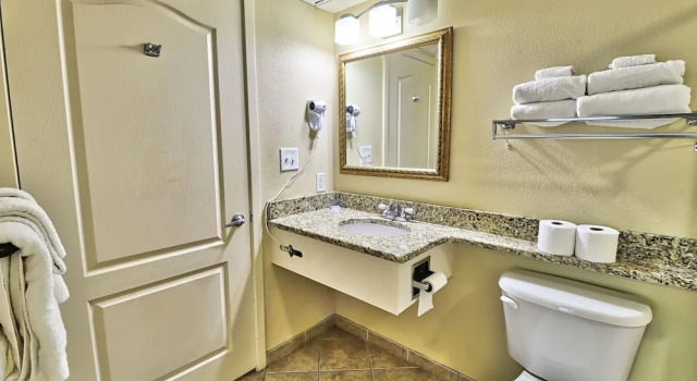 Номер Standard Suites at the Beach