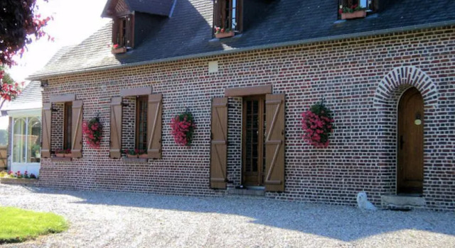 La Demeure, Book Hotel  