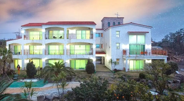Jeju Sanbangsan Tansan Hot Springs Pension, Забронировать Отель Отели Согвипхо с парковкой, Парковка