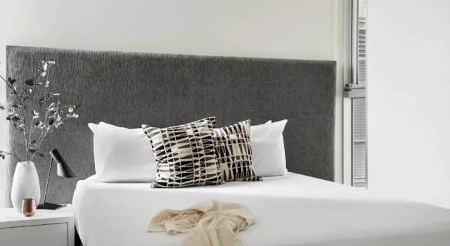 Апартаменты с 3 комнатами Punthill South Yarra Grand