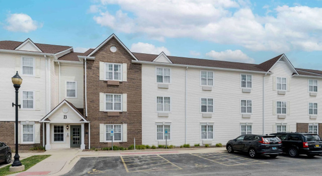 TownePlace Suites Chicago Elgin/West Dundee, Rezerwuj Hotel Hotele w Elgin z basenem, Basen