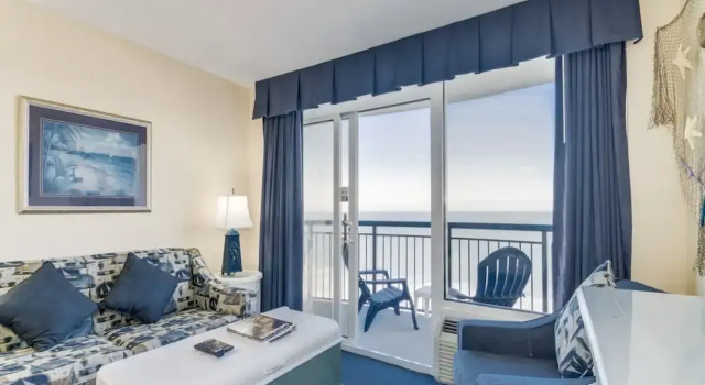 Spectacular Oceanfront Condo by Hosteeva, Забронировать Отель Отели Миртл-Бич с парковкой, рядом с Спортивный центр Миртл-Бич, Парковка