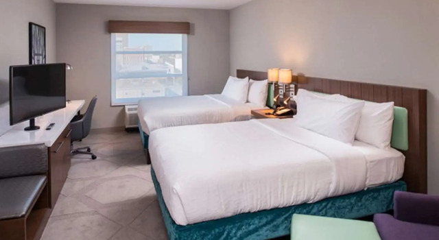 Четырёхместный номер Standard Hilton Garden Inn Little Rock Downtown