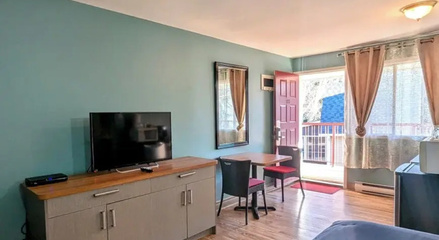 Номер Comfort Motel des Pentes et Suites