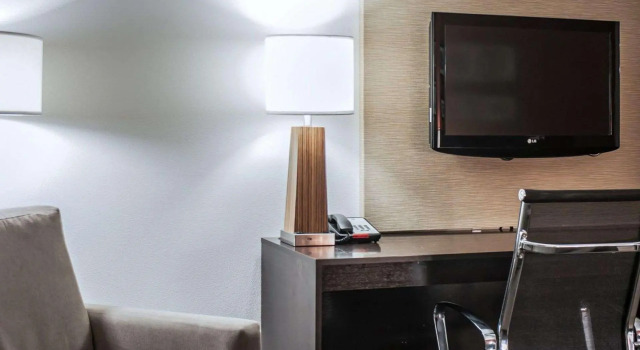 Четырёхместный номер Standard Sleep Inn & Suites Fort Campbell