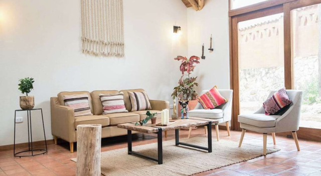 w Serene 2BR Riverside Villa w Nature Views, Boek Villa Vakantiehuizen in Calca, Cottage