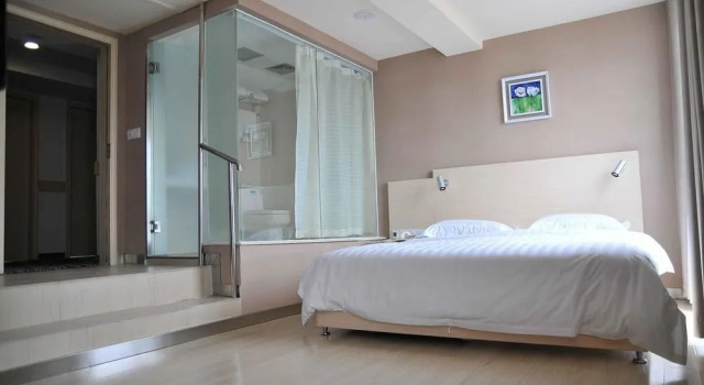 Chuzhou Sunday Holiday Hotel, Prenota Hotel Hotel a Anhui con parcheggio, Parcheggio