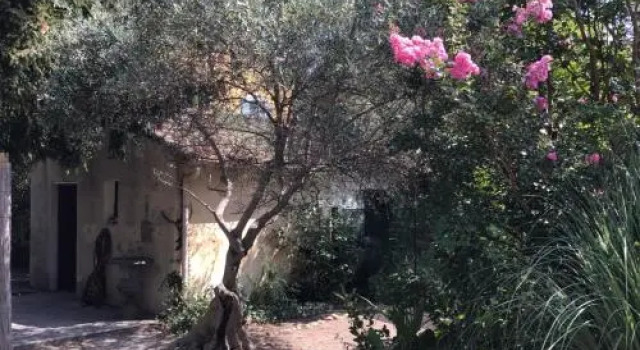 La Bigotière avec clim et jardin, Забронировать Апартаменты/квартира Отели Арля с парковкой, Парковка