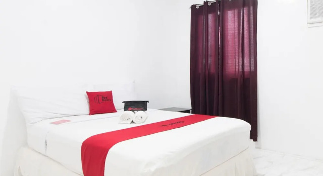 RedDoorz Plus near Tacloban Astrodome, Book Hotel Hoteller i Tacloban med pool, Swimmingpool