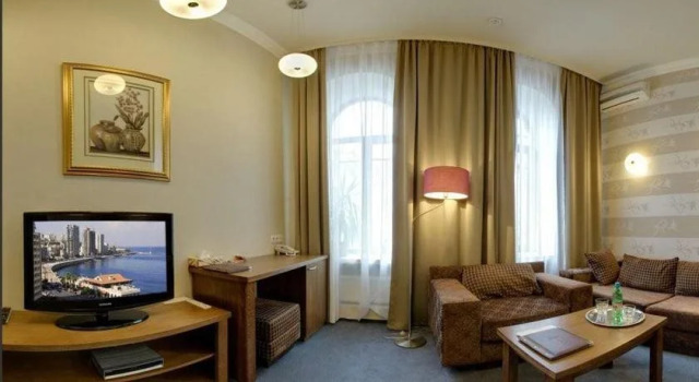 Four Rooms, Boek Hotel Hotels in Kharkiv met ontbijt, Ontbijt