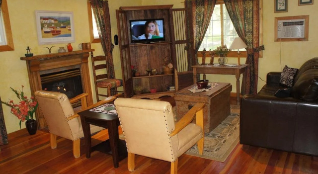 Fairmont Mountain Bungalows, Buchen Sie Hotel Fairmont Hot Springs British Columbia